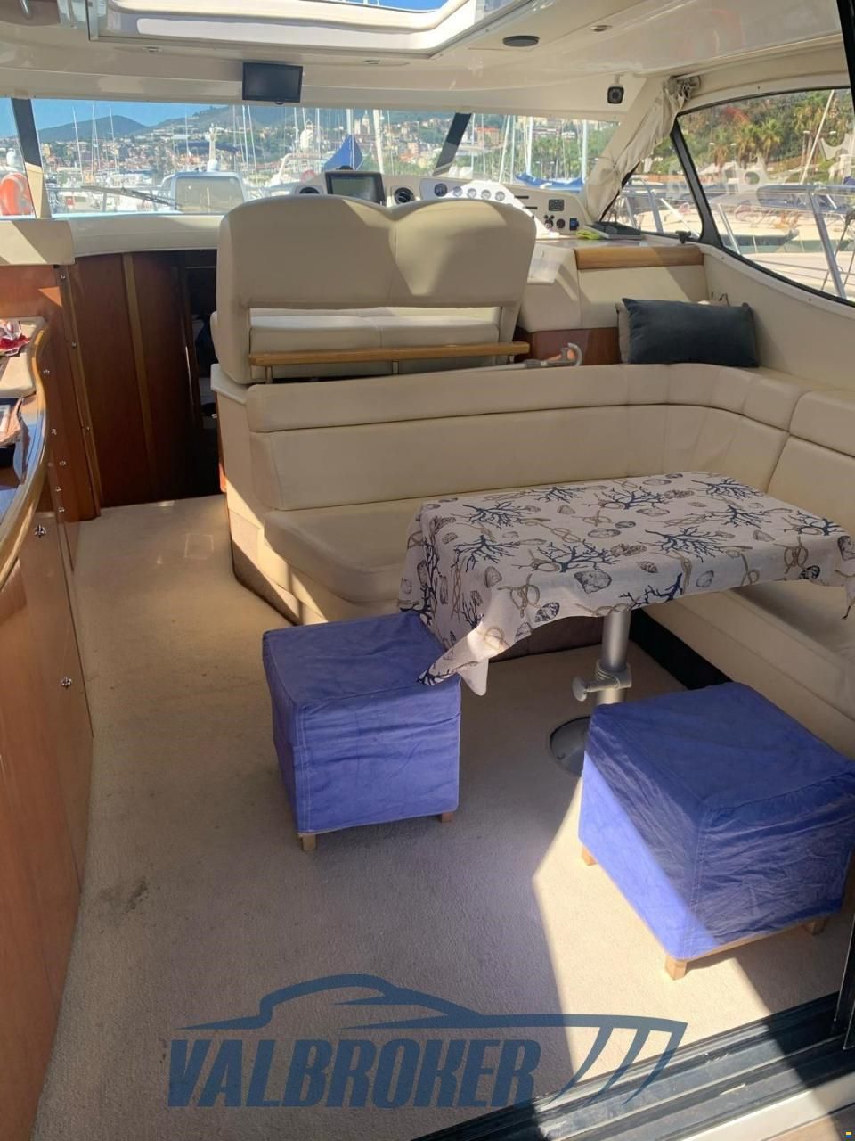 Sealine C 39