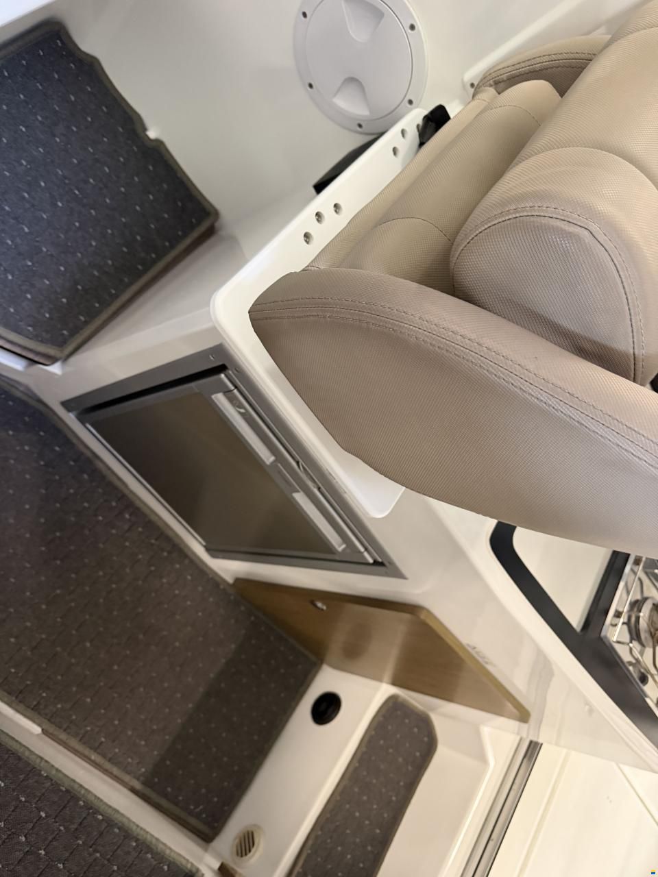 Beneteau Antares 8