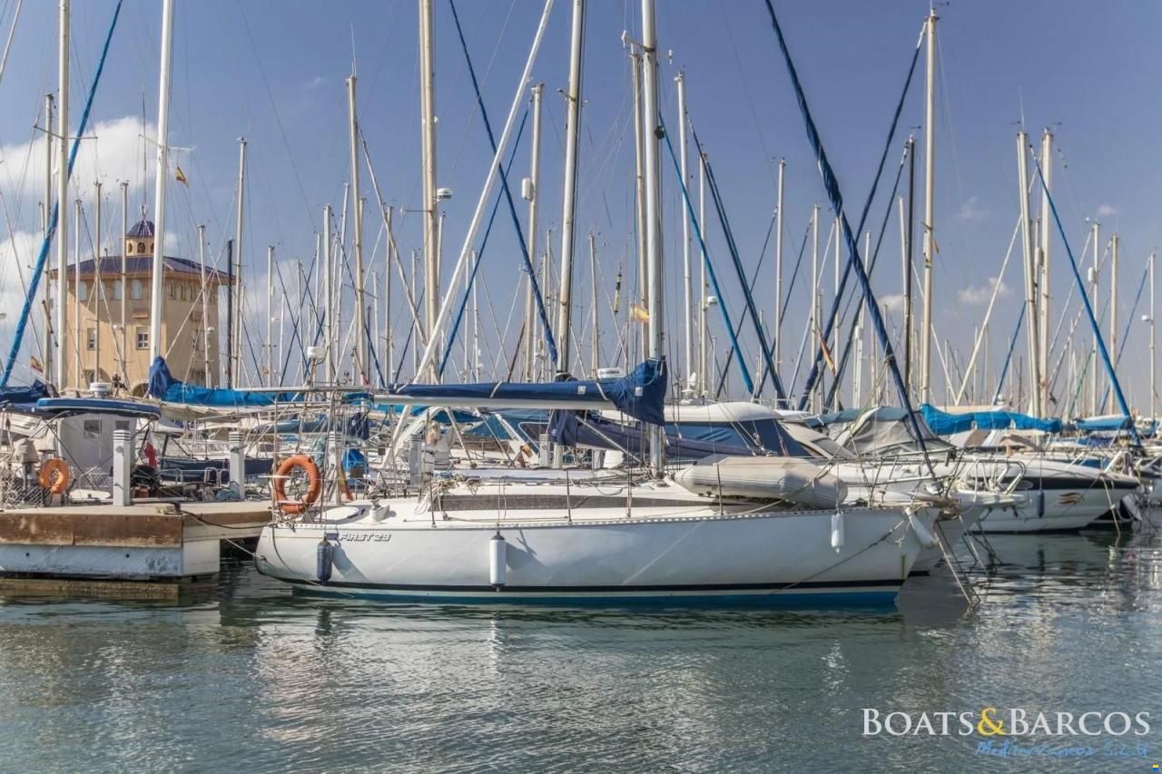 Beneteau First 29