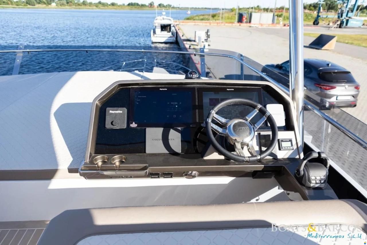 Galeon 640 Fly