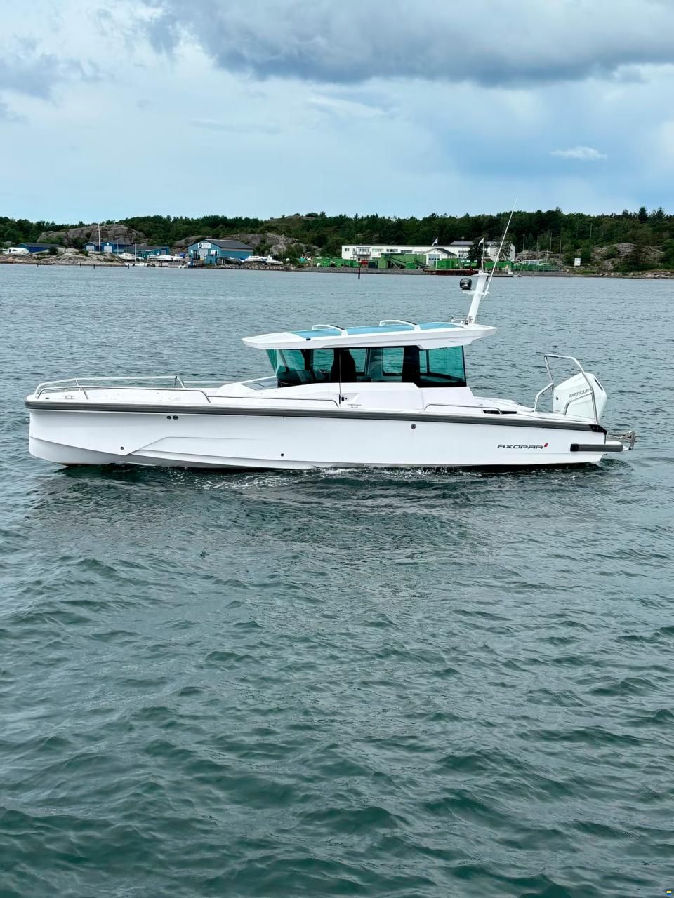 Axopar 29 XC Cross Cabin