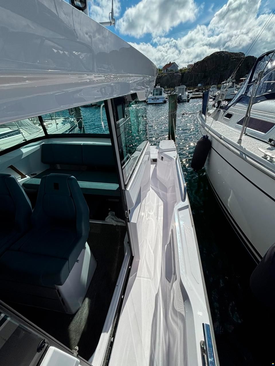 Axopar 29 XC Cross Cabin