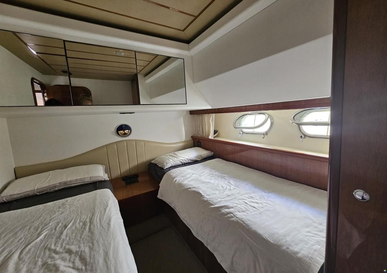 Ferretti 68