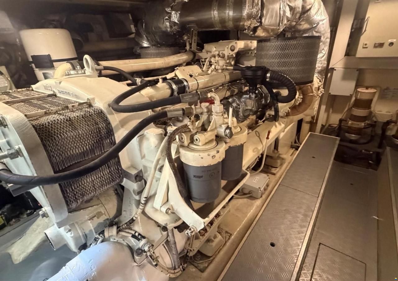 Ferretti 68