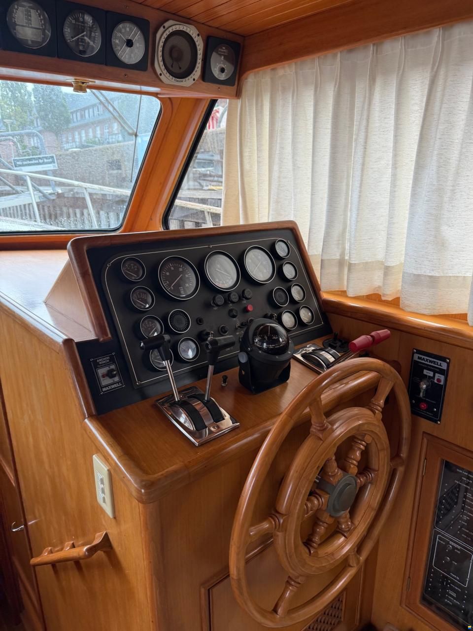 AMS Trawler 42