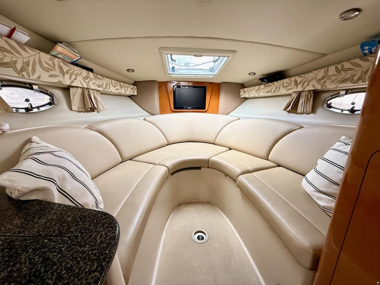 Chaparral 270 Signature
