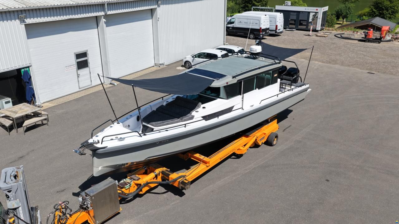 Axopar 37 Cross Cabin