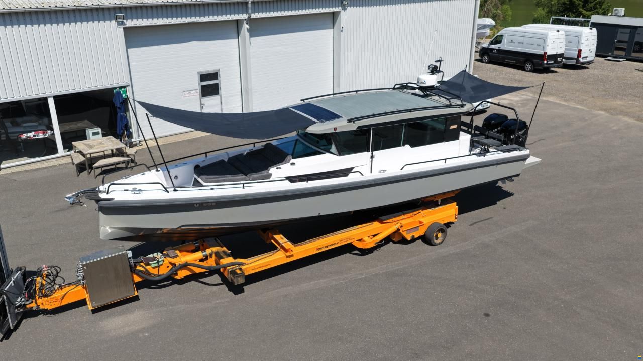 Axopar 37 Cross Cabin
