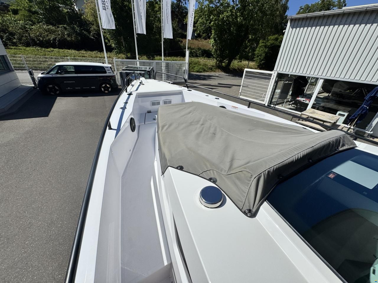 Axopar 37 Cross Cabin