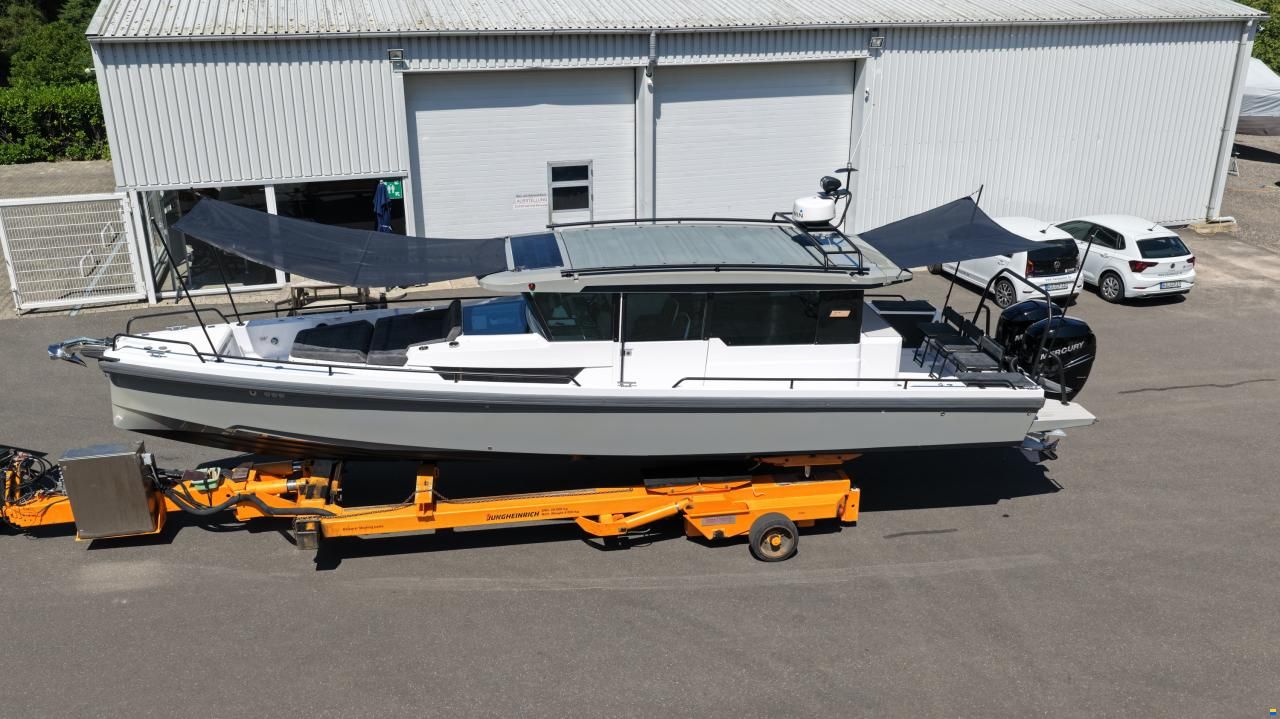 Axopar 37 Cross Cabin
