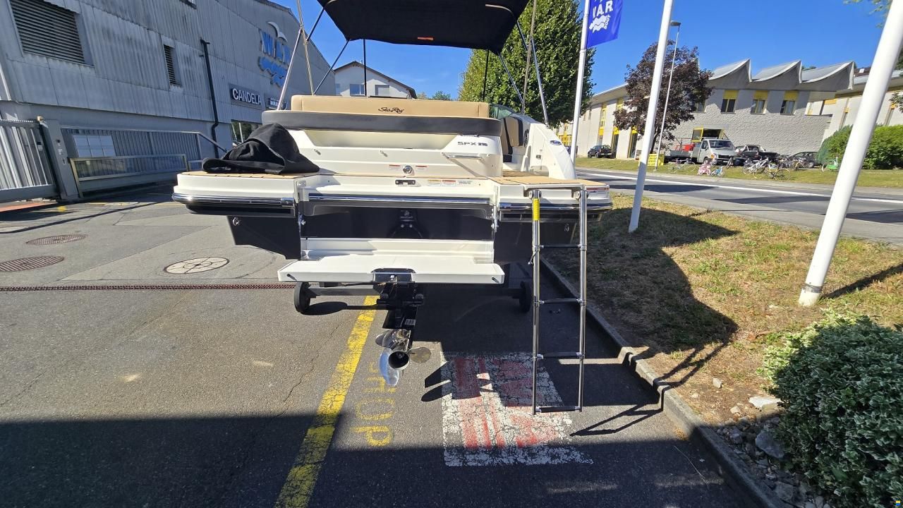 Sea Ray SPX 210 Europe
