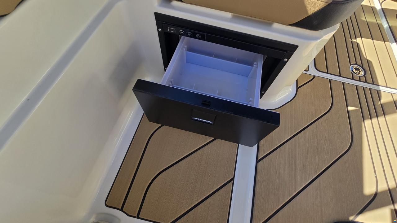 Sea Ray SPX 210 Europe