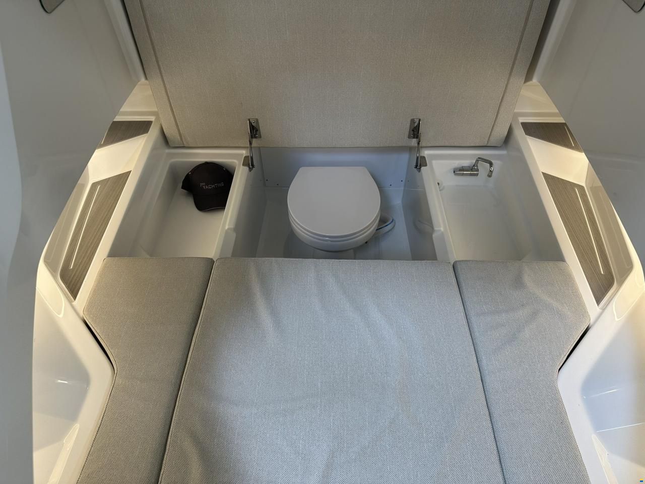 Wellcraft 28 T-Top