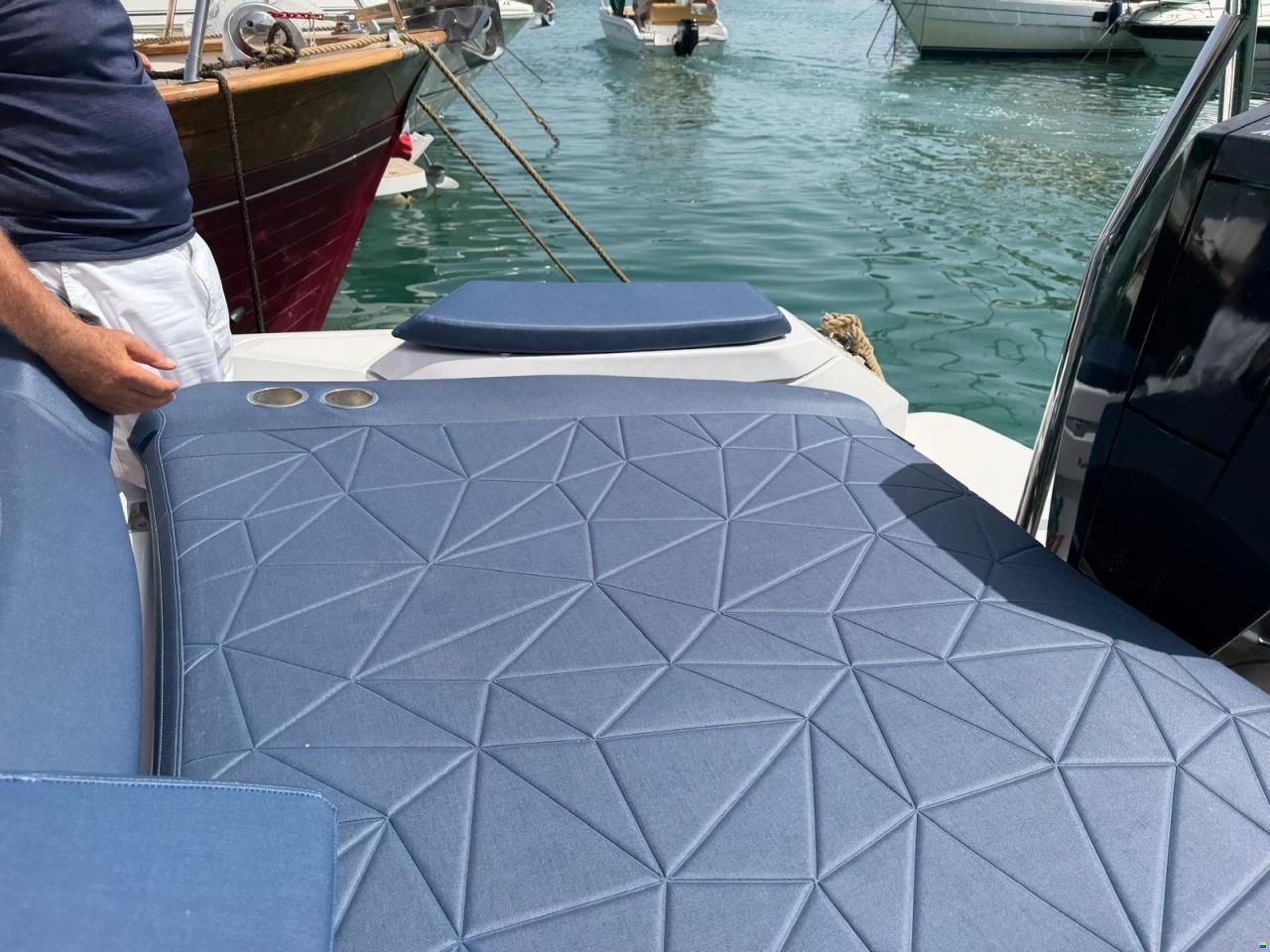 Axopar 29 XC Cross Cabin