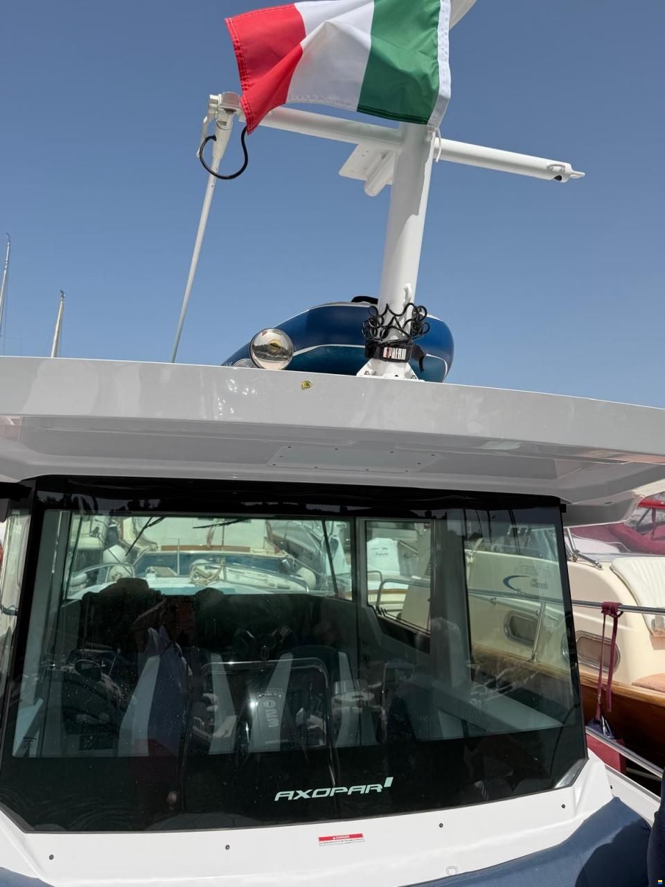 Axopar 29 XC Cross Cabin
