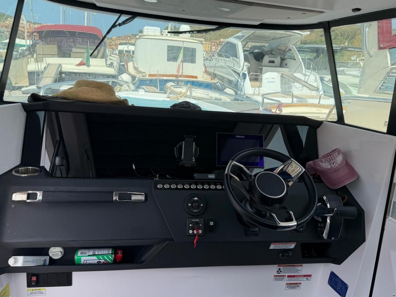 Axopar 29 XC Cross Cabin