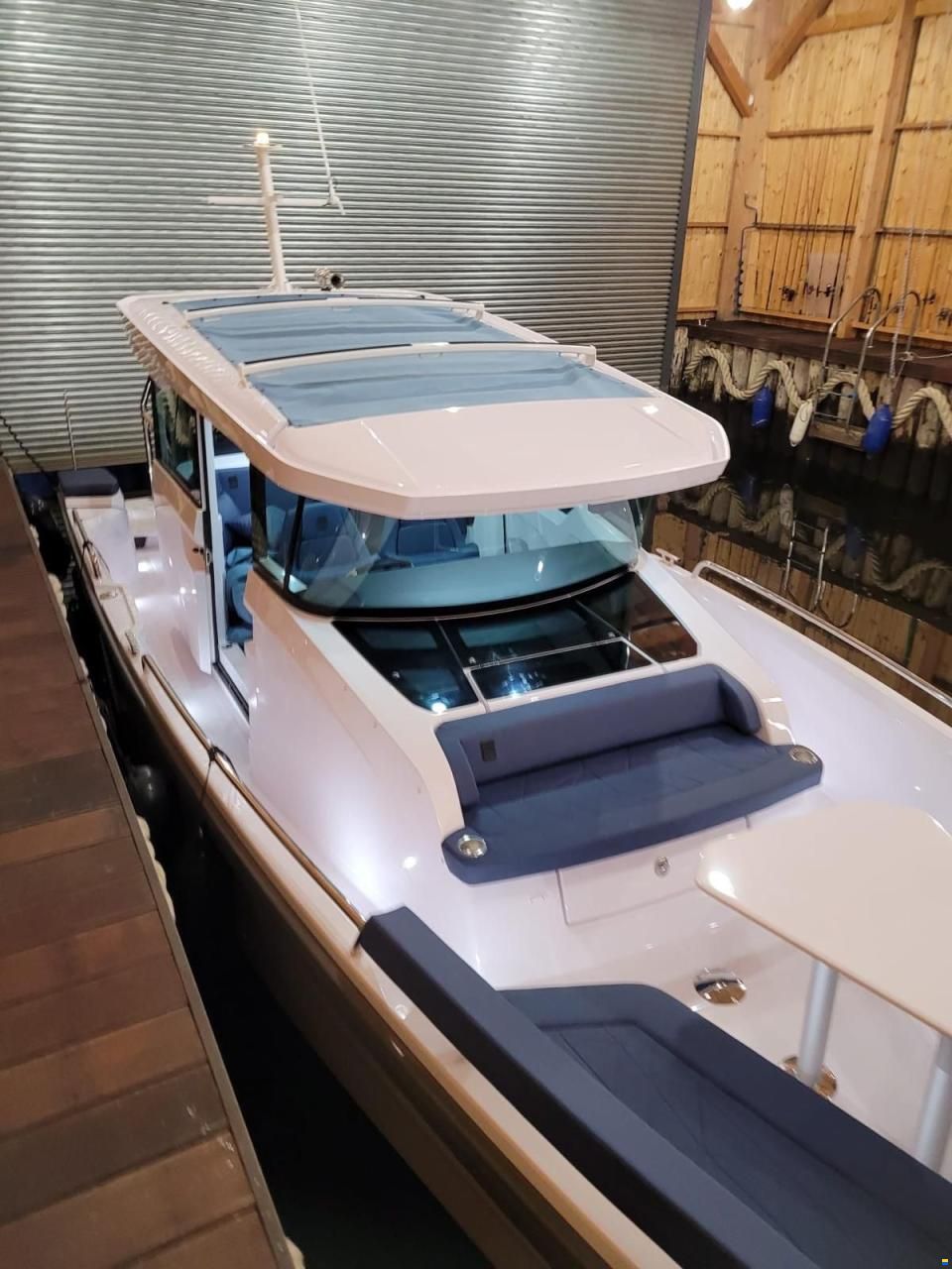 Axopar 29 XC Cross Cabin