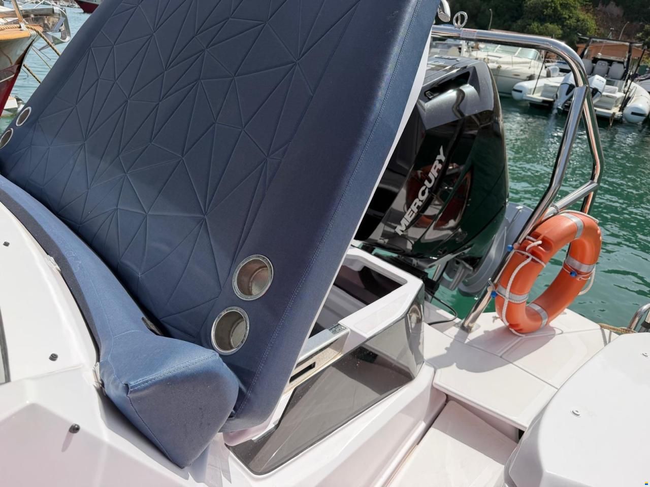 Axopar 29 XC Cross Cabin
