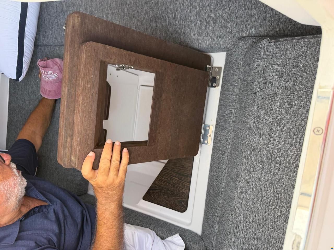 Axopar 29 XC Cross Cabin