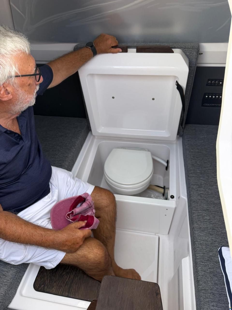 Axopar 29 XC Cross Cabin