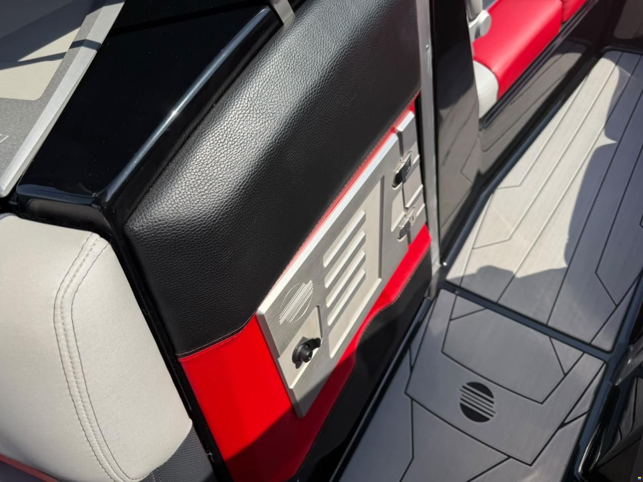Malibu M235 Mastercraft Nautiqe Tige Centurion