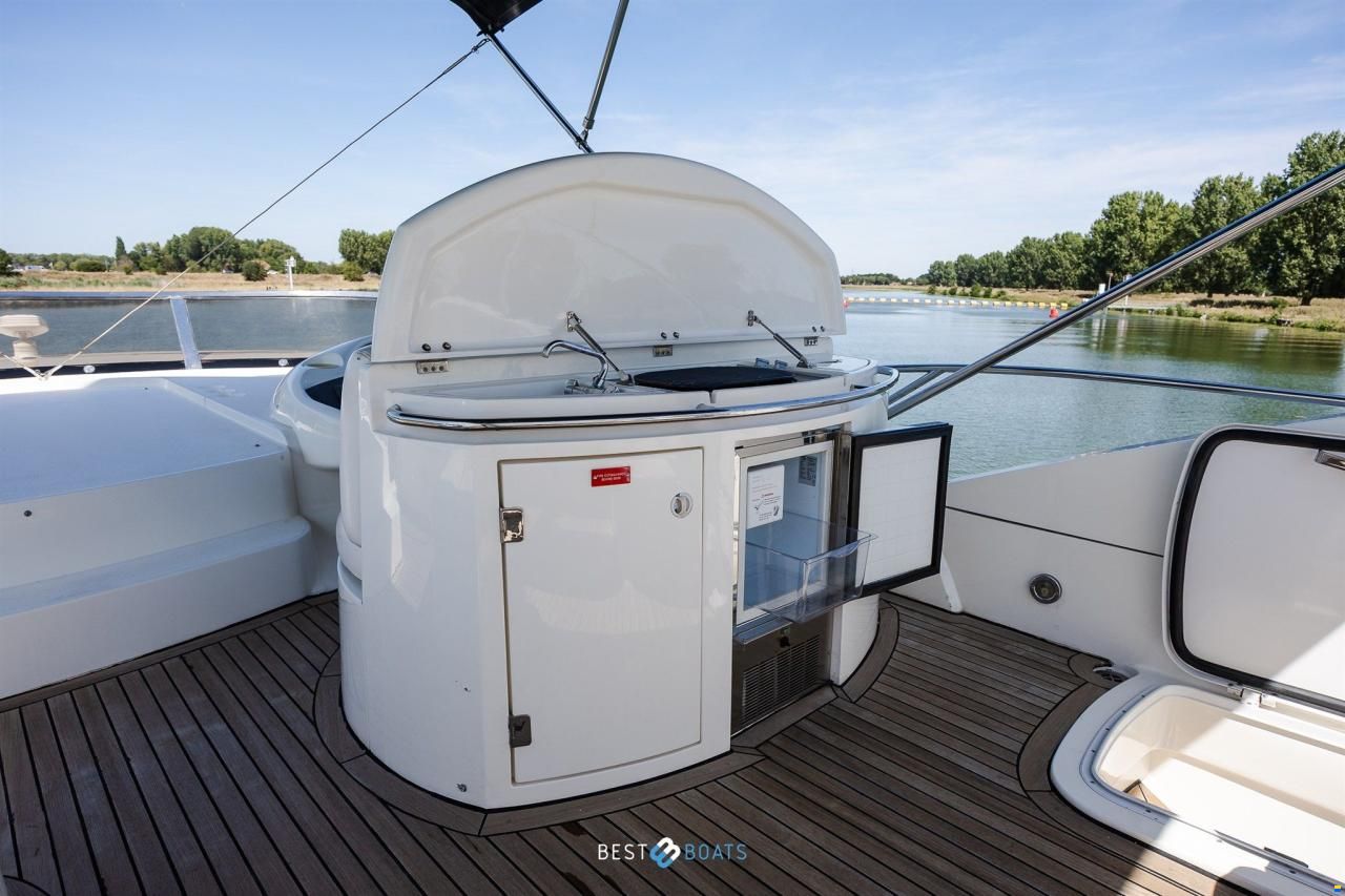 Sunseeker Manhattan 64