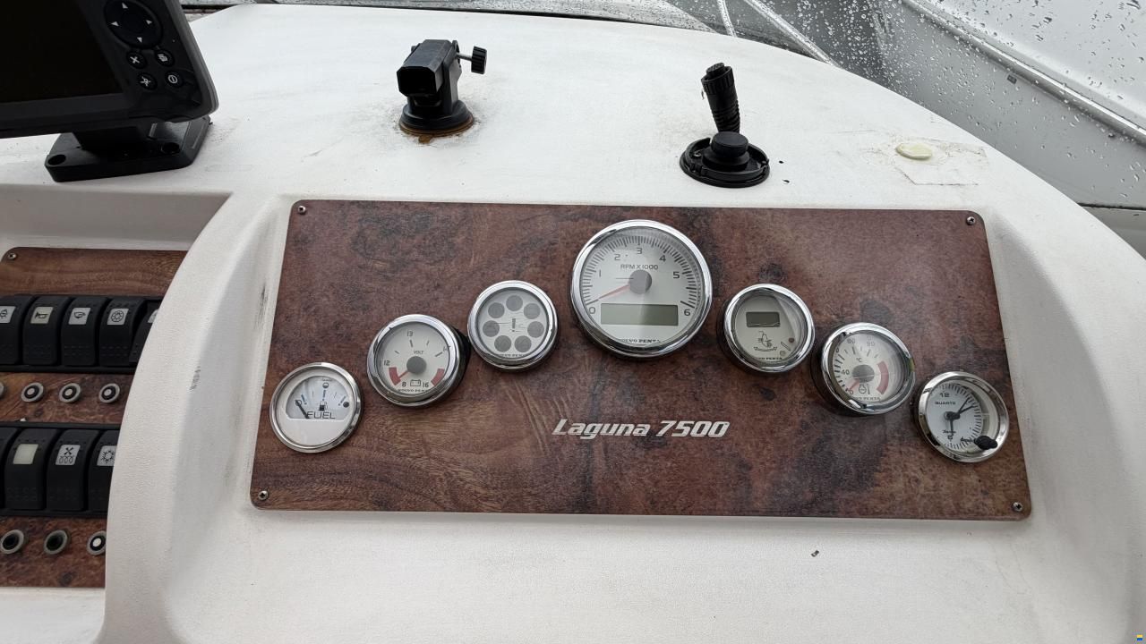 Laguna 7500