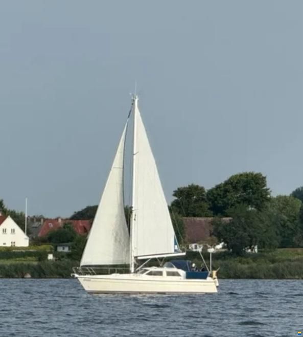 Moody Eclipse 33