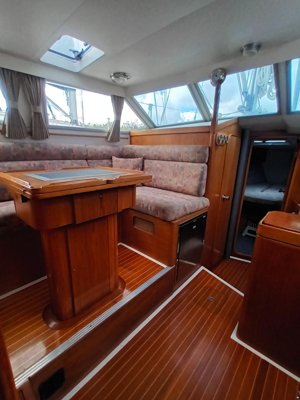 Moody Eclipse 33