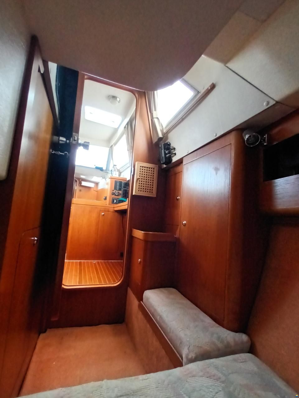 Moody Eclipse 33