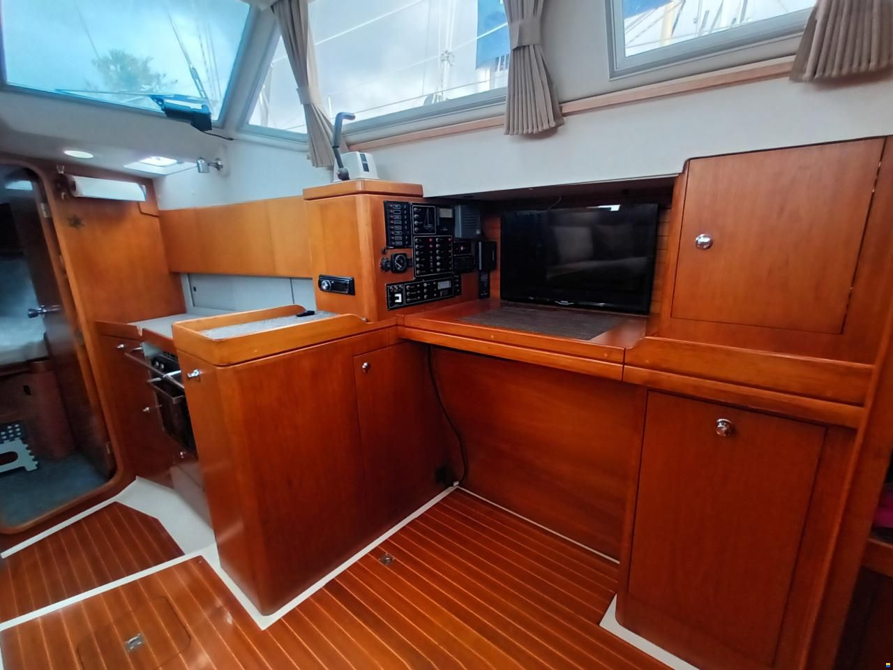 Moody Eclipse 33