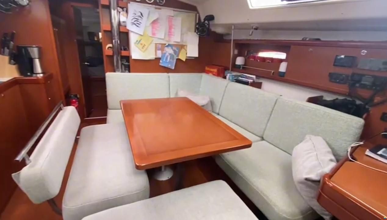 Beneteau Oceanis 43