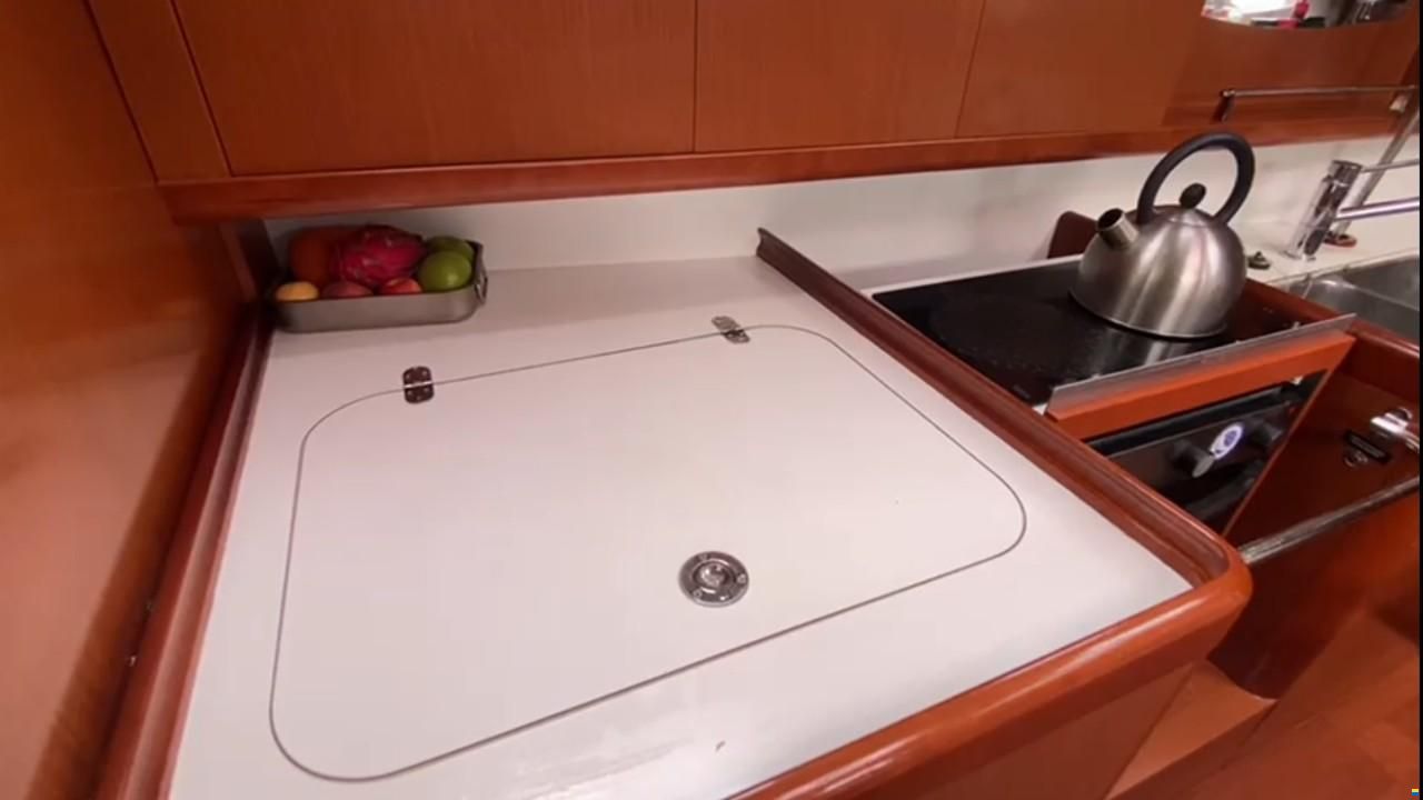 Beneteau Oceanis 43