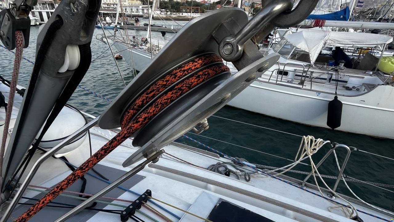 Beneteau Oceanis 43