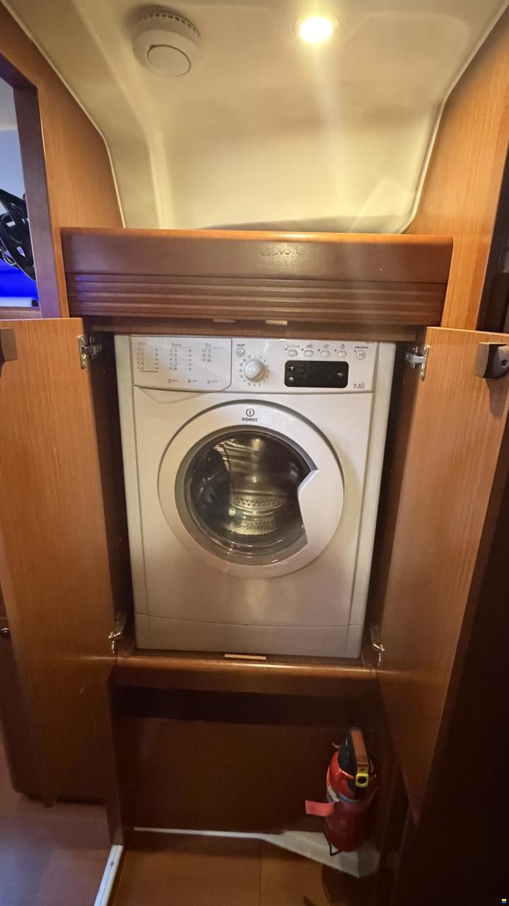 Beneteau Oceanis 43