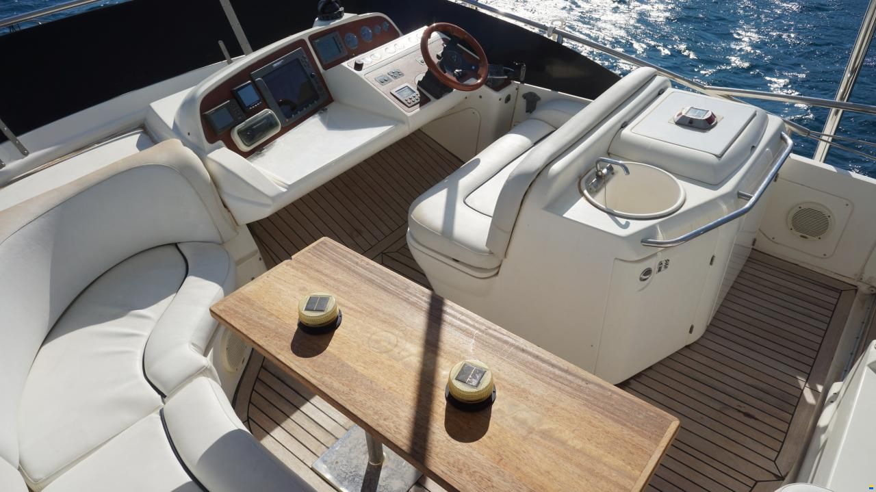 Sealine T52 FLYBRIDGE