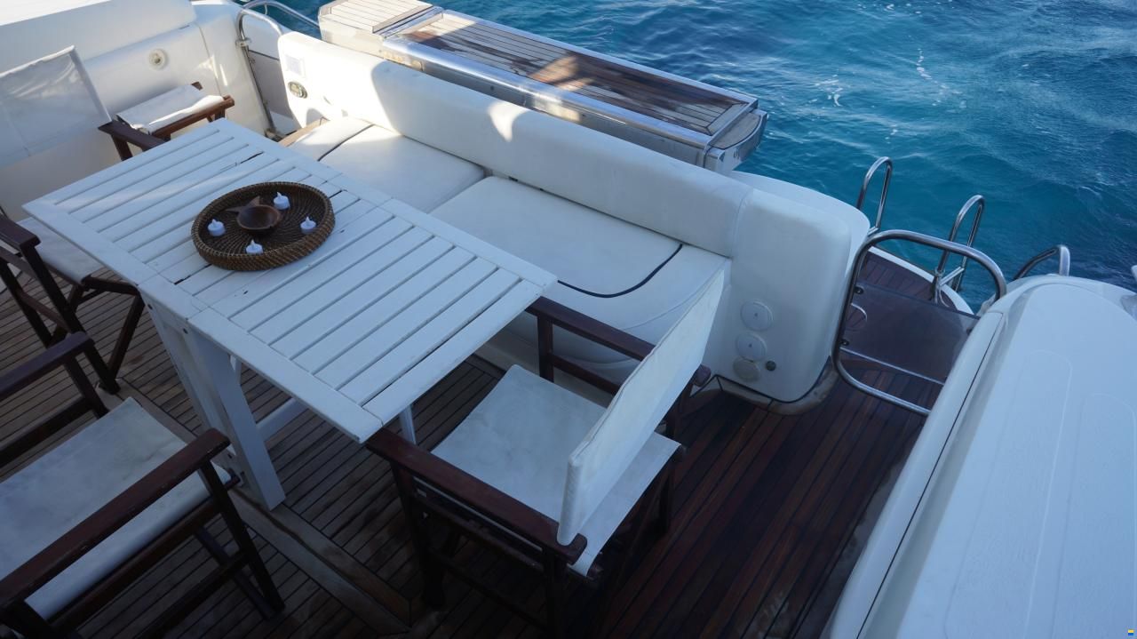 Sealine T52 FLYBRIDGE