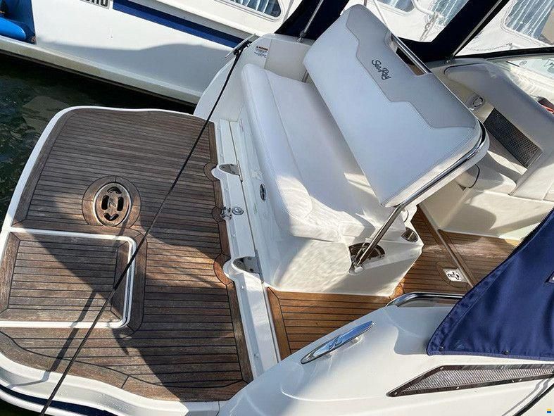 Sea Ray DA 255 Sundancer