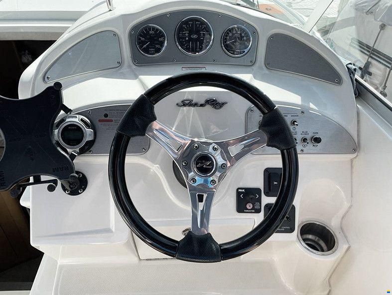 Sea Ray DA 255 Sundancer