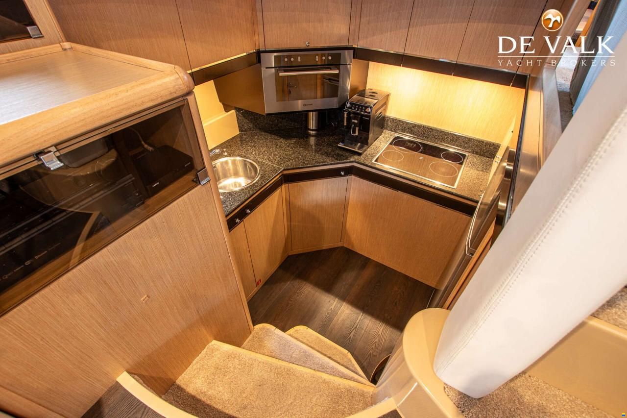 Ferretti 550