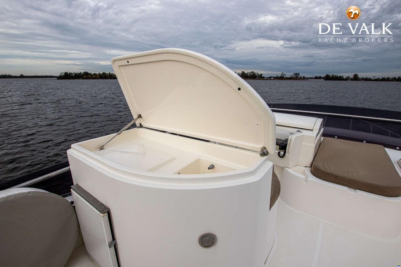 Ferretti 550
