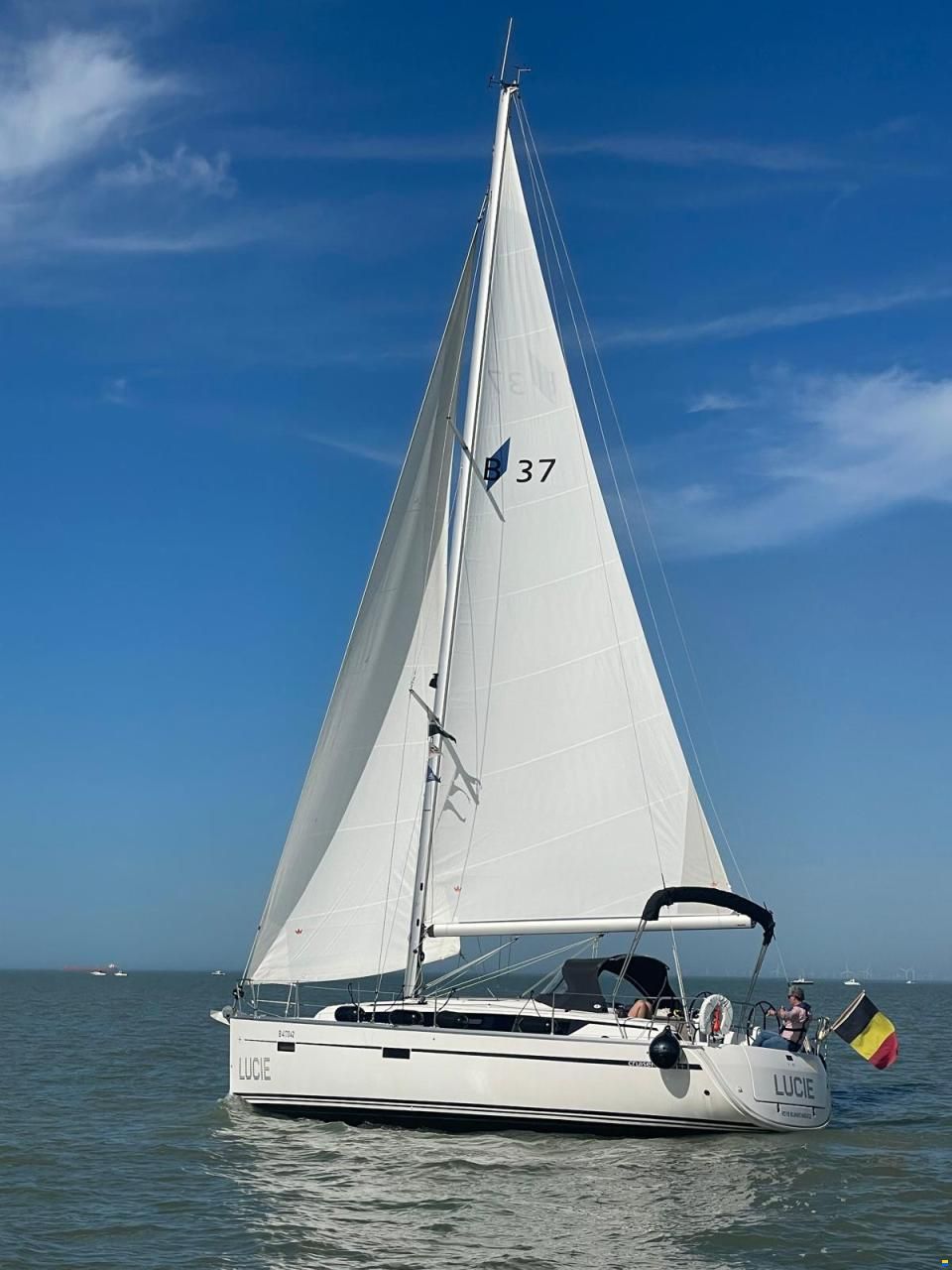 Bavaria Cruiser 37