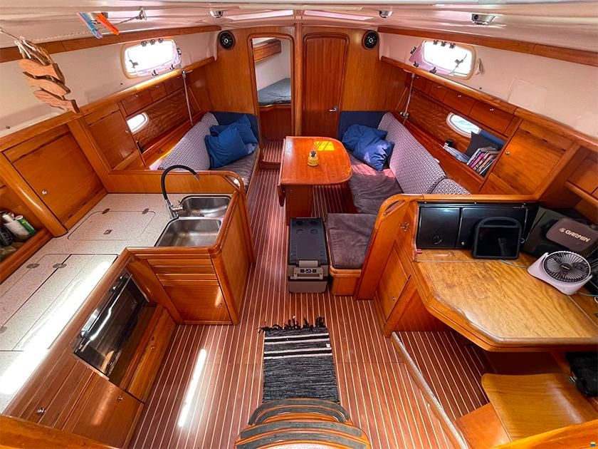 Bavaria Cruiser 37