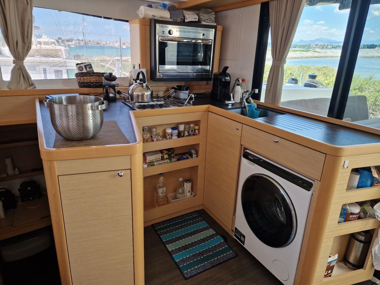 Lagoon 42