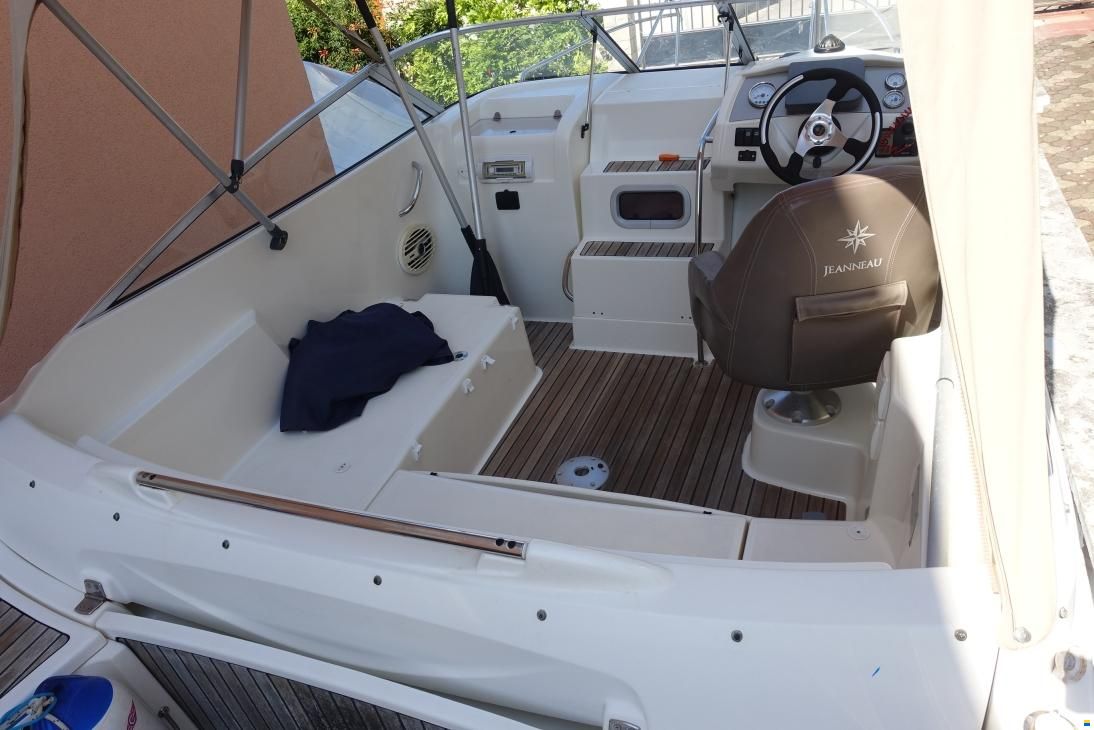Jeanneau Cap Camarat 555 DC