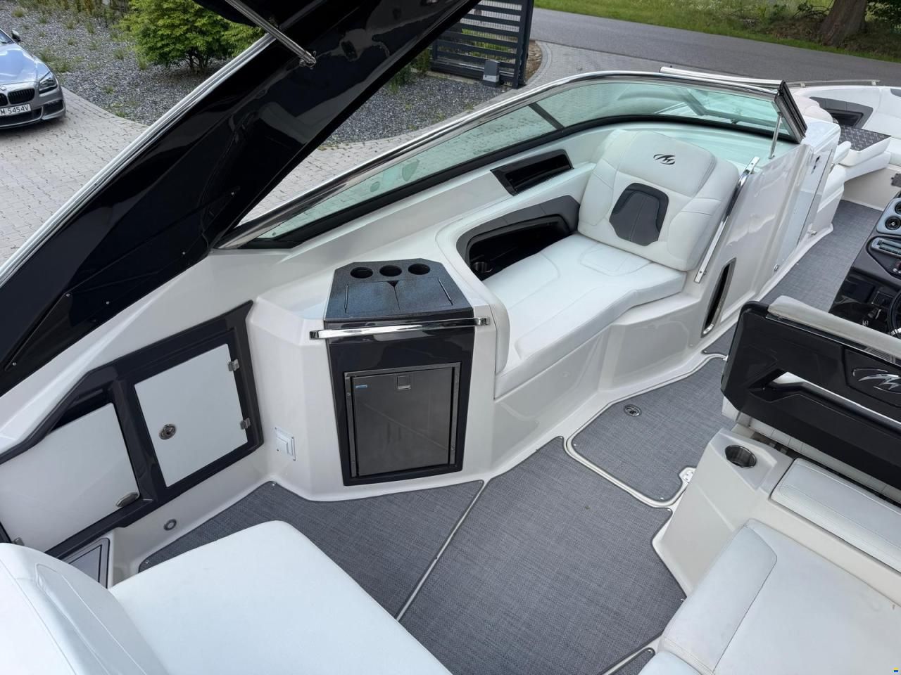 Monterey 328 SS