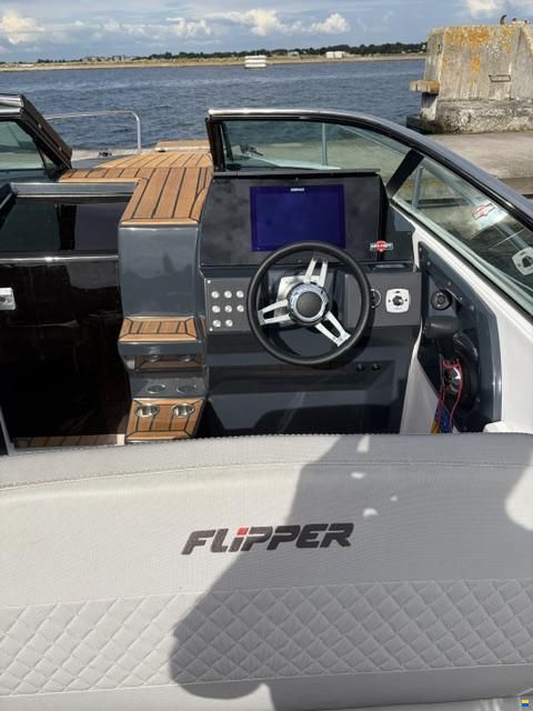 Flipper 700 DC Mercury XS Pro V8 (55h)