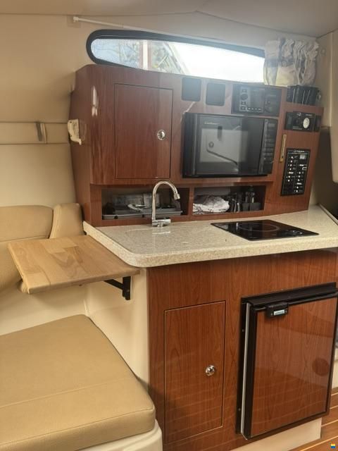 Regal 2565 Window Express