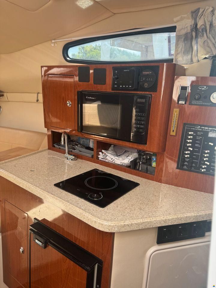 Regal 2565 Window Express