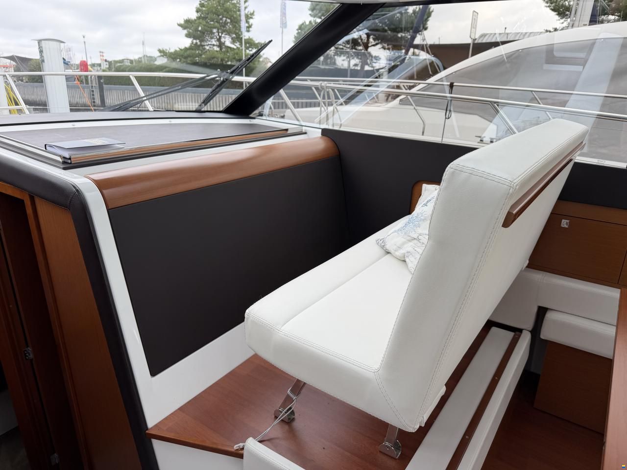 Jeanneau NC 11